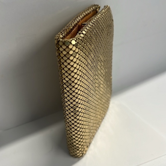 Whiting & Davis Bifold Gold Metal Mesh Wallet Kisslock Change Compartment - Picture 5 of 12
